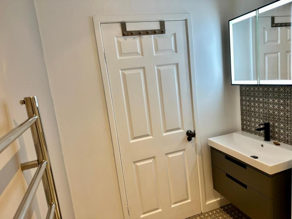 The Retreat, Luxury Studio Apartment In Bath With Parking Eksteriør billede