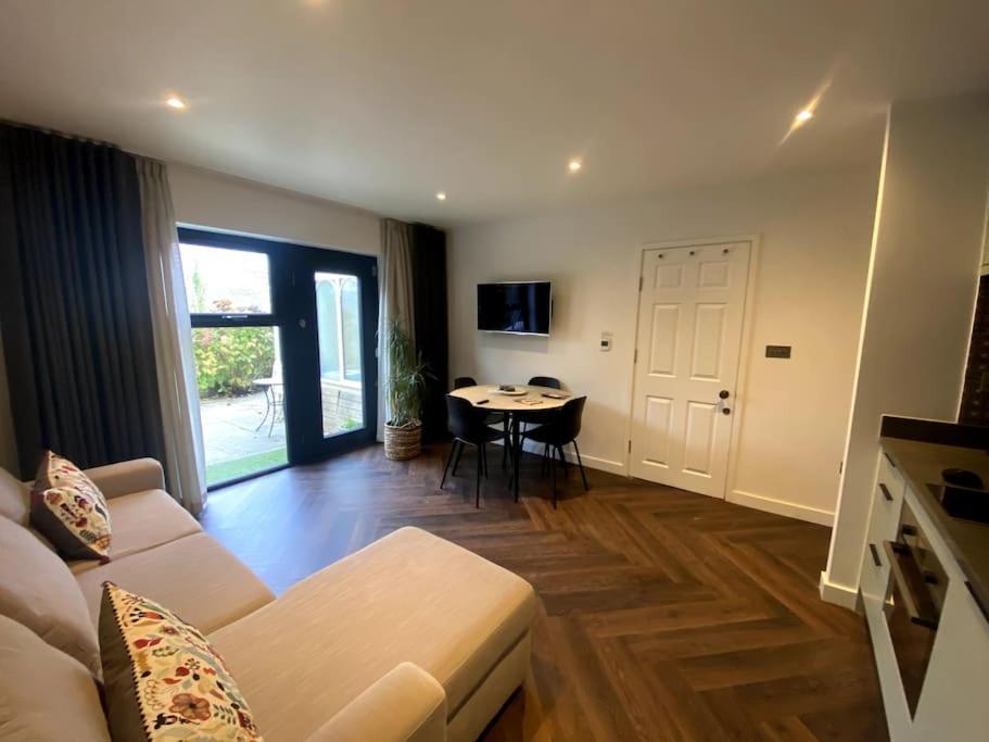 The Retreat, Luxury Studio Apartment In Bath With Parking Eksteriør billede